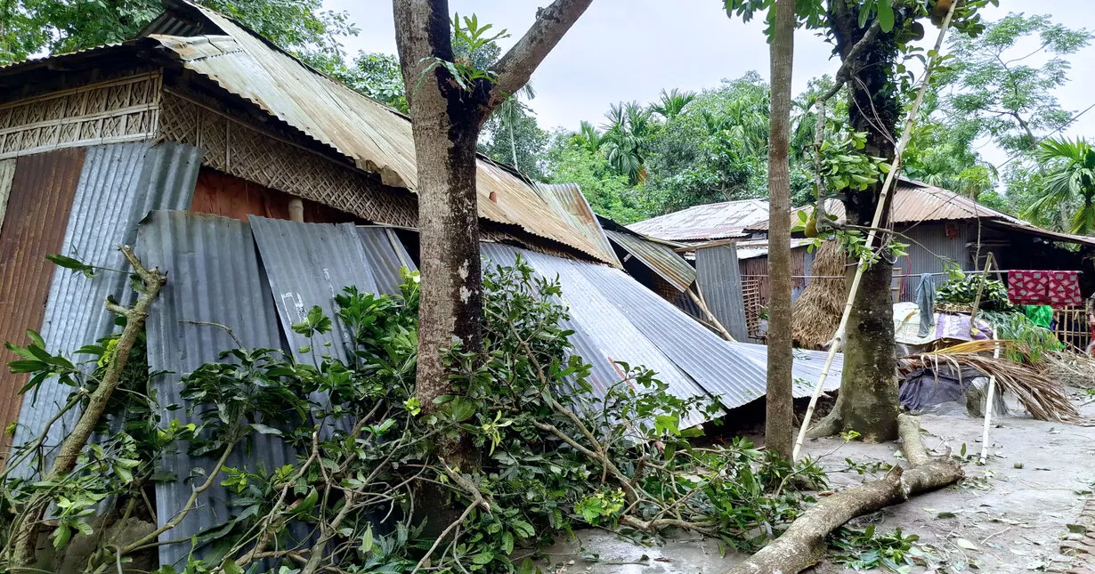 লালমনিরহাটে কালবৈশাখীর তাণ্ডব, লণ্ডভণ্ড শতাধিক বসতবাড়ি