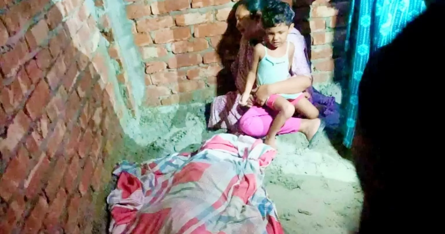 ফেনীতে নির্মাণাধীন ভবন থেকে প্রবাসীর স্ত্রীর মরদেহ উদ্ধার