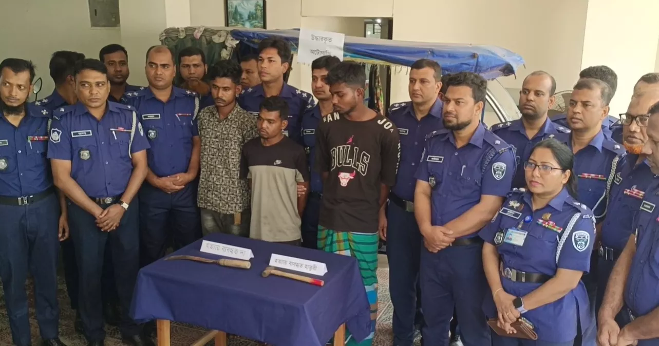 মানিকগঞ্জে রিকশাচালককে গলা কেটে হত্যা করল তার বন্ধু