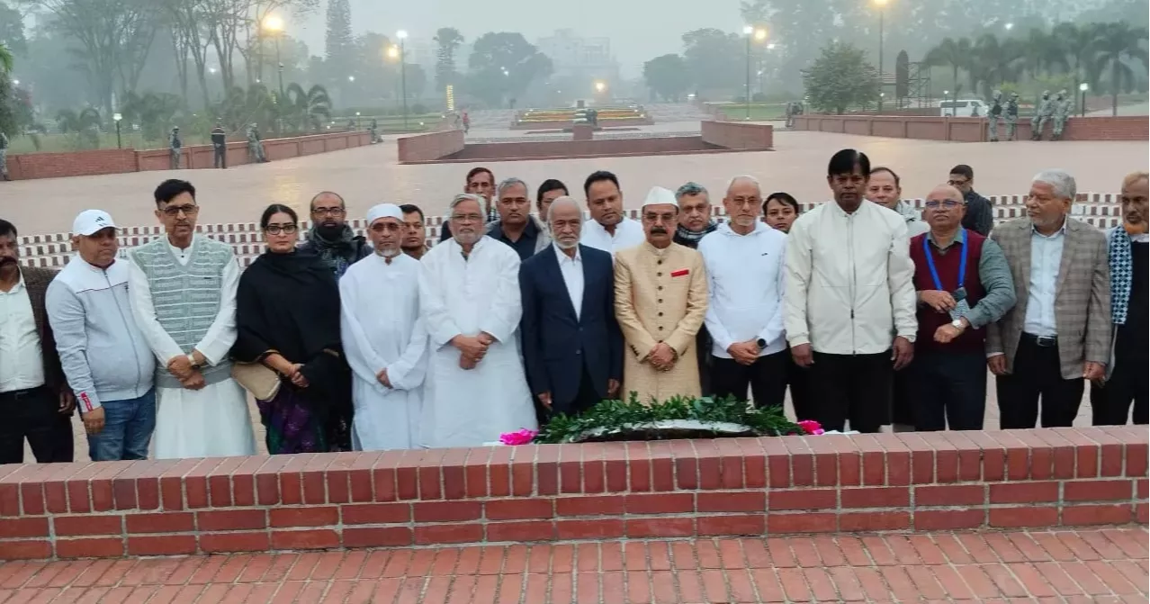 জাতীয় স্মৃতিসৌধে তারেক রহমানের পক্ষে বিএনপি নেতাদের শ্রদ্ধা