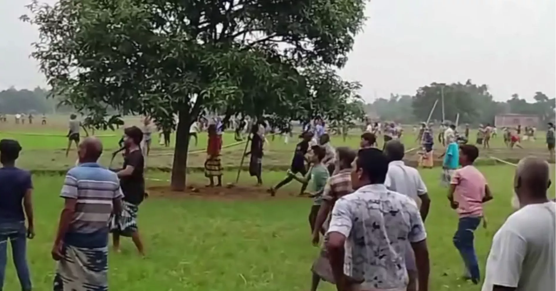 চাঁপাইনবাবগঞ্জে মাদক-সংক্রান্ত বিরোধে সালিশে সংঘর্ষ, নিহত ১