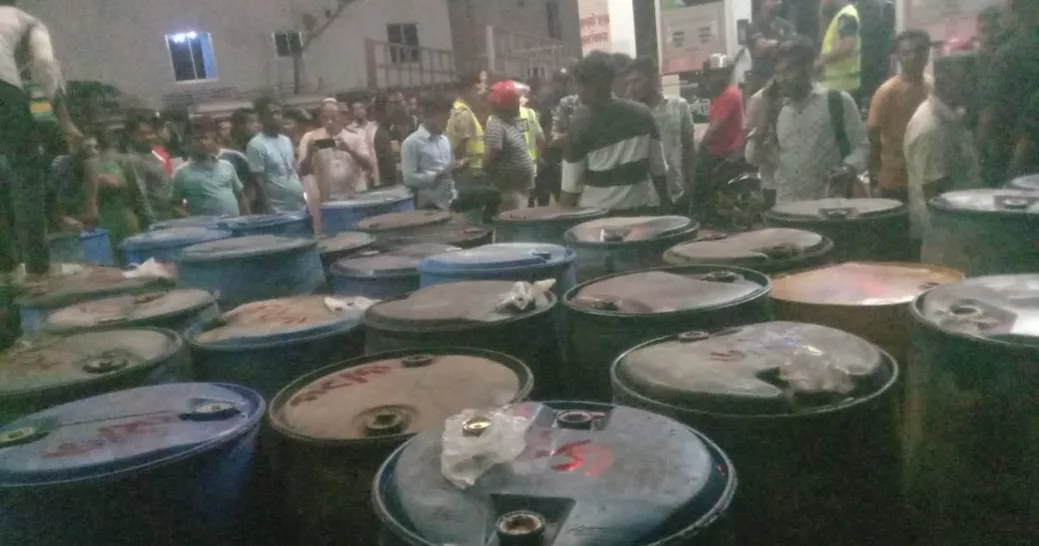 নড়াইলে সাড়ে ৭ হাজার লিটার অবৈধ ডিজেল জব্দ