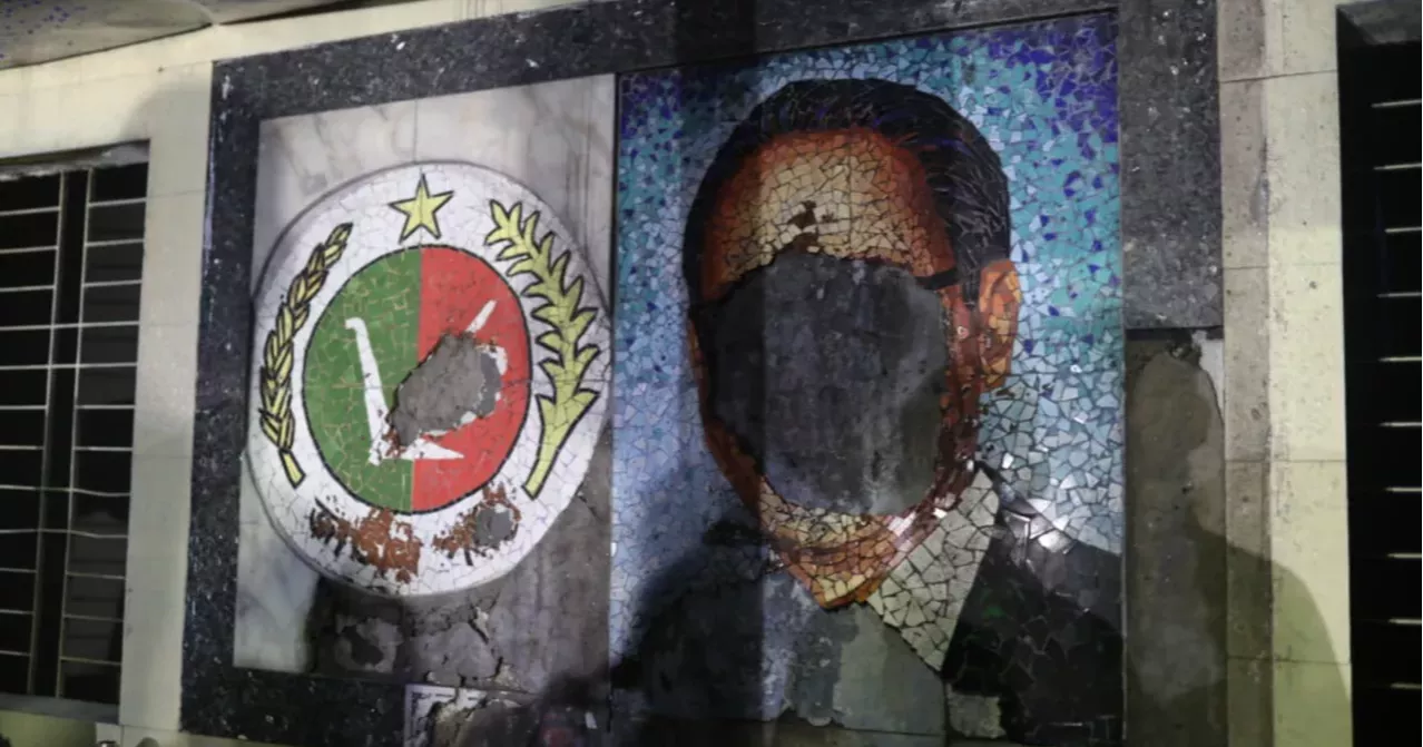 কাকরাইলে জাতীয় পার্টির অফিস ভাঙচুর-আগুন