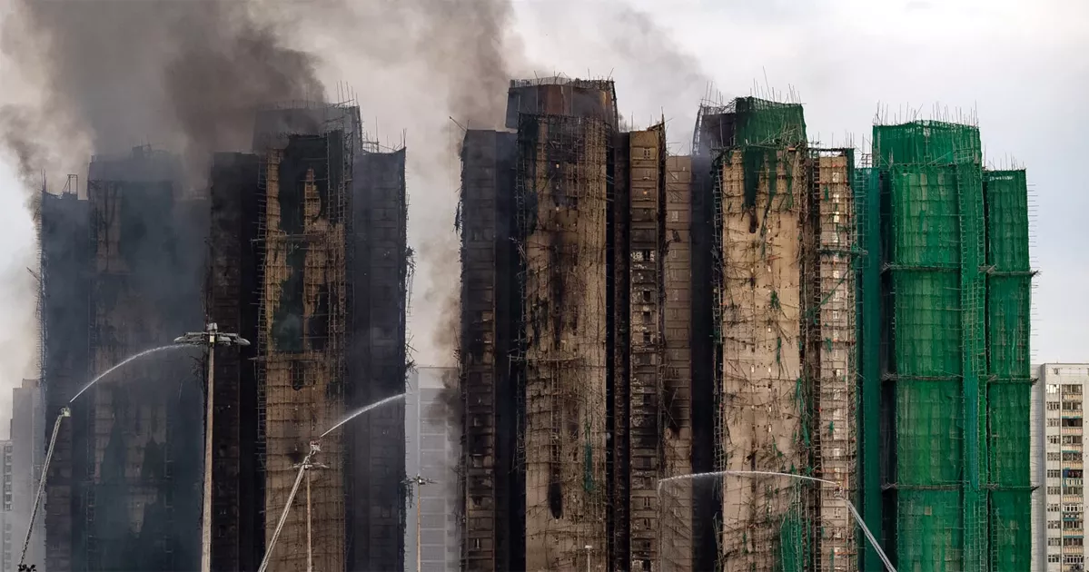 দ্বিতীয় দিনও জ্বলছে হংকংয়ের বহুতল ভবন কমপ্লেক্স, নিহত বেড়ে ৫৫