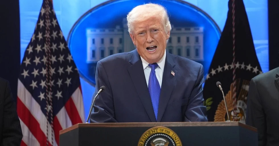 আদালতের রায়ের পরও শুল্ক বাড়িয়ে ১৫ শতাংশ করার ঘোষণা ট্রাম্পের