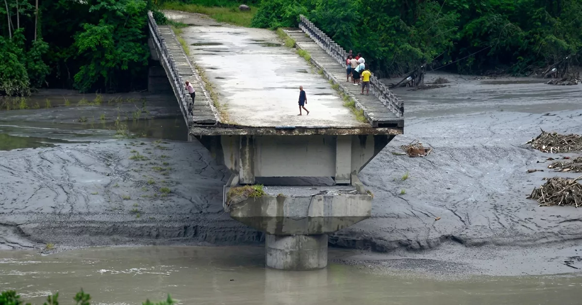 নেপাল-তিব্বতে বন্যায় নিহত ১০০০ ছাড়িয়েছে; জলবিদ্যুৎ প্রকল্পের সুড়ঙ্গে এখনও আটকে বহু শ্রমিক