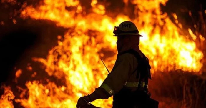 চাঁদপুরে আগুনে ১০ লাখ টাকার মালামাল ছাই, আহত ১০