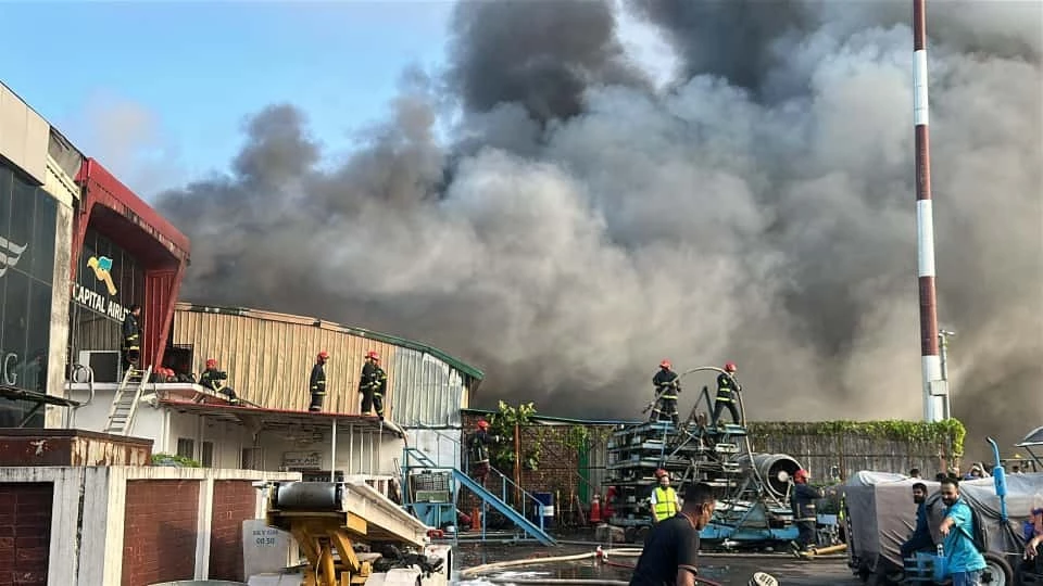 শাহজালাল বিমানবন্দরের কার্গো ভিলেজে ভয়াবহ অগ্নিকাণ্ড