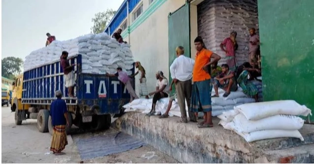 উত্তরাঞ্চলে নন-ইউরিয়া সারের ‘কৃত্রিম’ সংকট, বিপাকে কৃষক