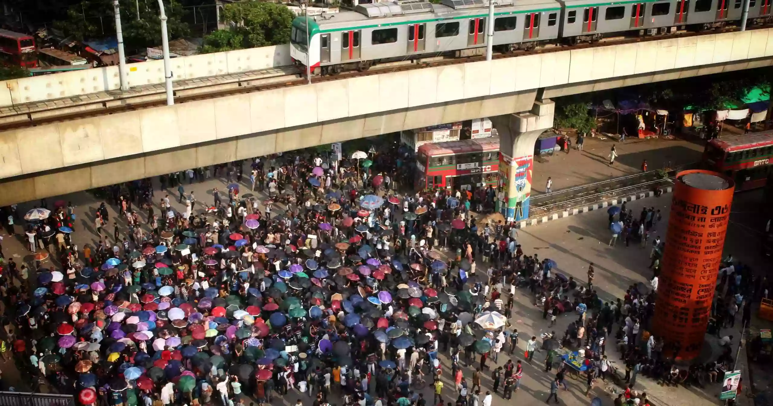 ৩ দাবিতে শাহবাগ অবরোধ বুয়েট শিক্ষার্থীদের