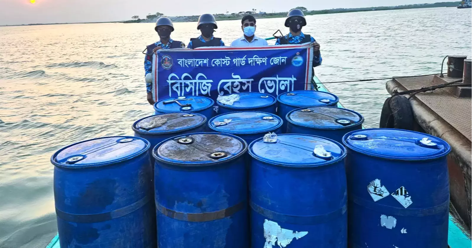 ভোলায় ২ হাজার লিটার অবৈধ জ্বালানি তেলসহ আটক ২