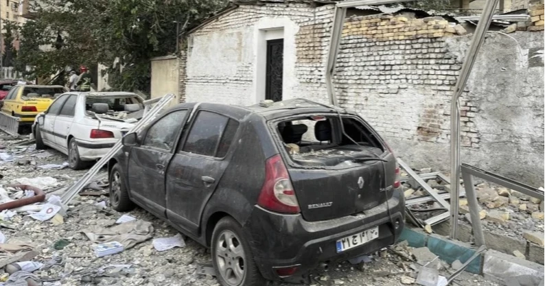 ইরানের পরমাণু স্থাপনাসহ বিভিন্ন স্থানে ইসরায়েলের হামলা