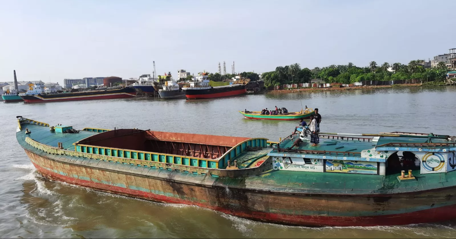 শুকিয়ে যাচ্ছে দেশের ৮১ নদী, পরিবেশগত সংকটের শঙ্কা
