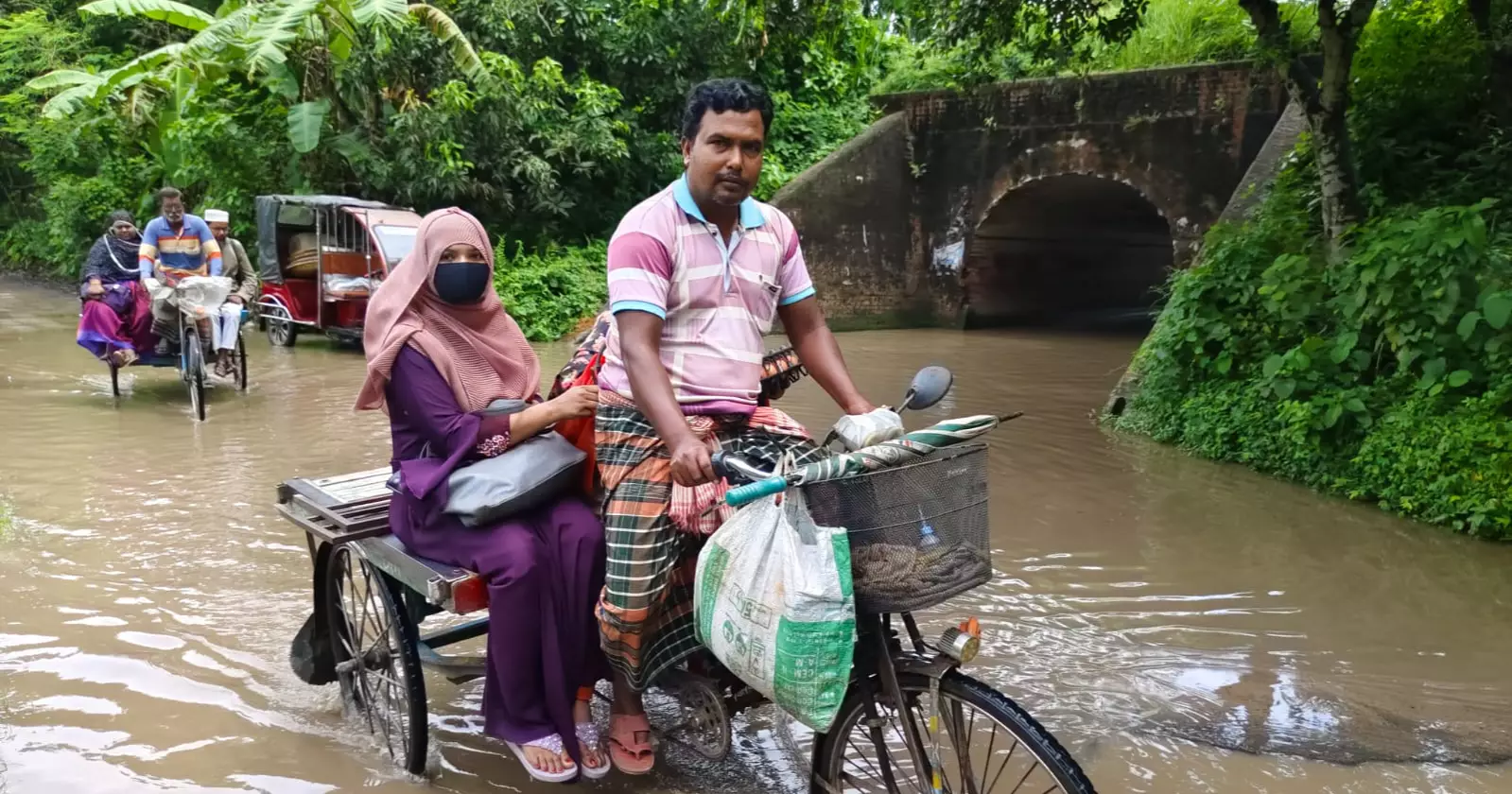বছরের ৮ মাসই জলাবদ্ধতা, ব্রিটিশ আমলের টানেলে জনদুর্ভোগ চরমে