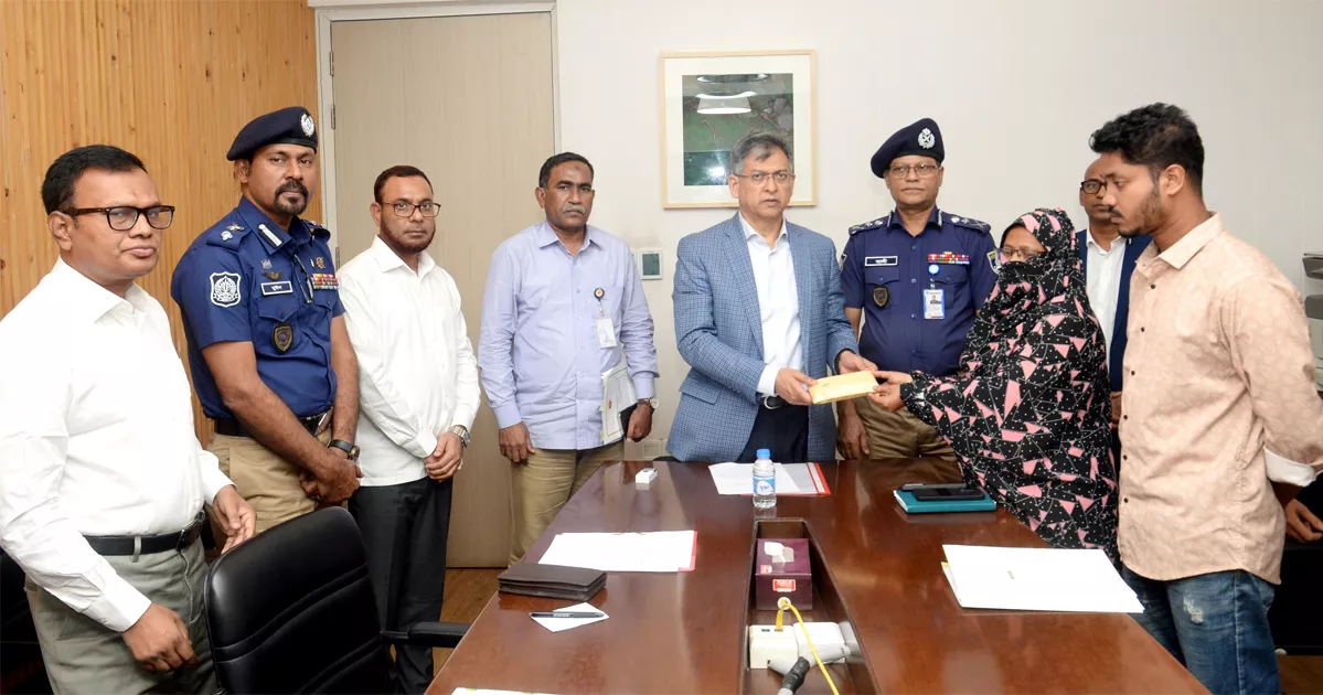 এসআই আলতাফ হত্যাকাণ্ডে জড়িতদের দ্রুত গ্রেপ্তারের নির্দেশ স্বরাষ্ট্রমন্ত্রীর
