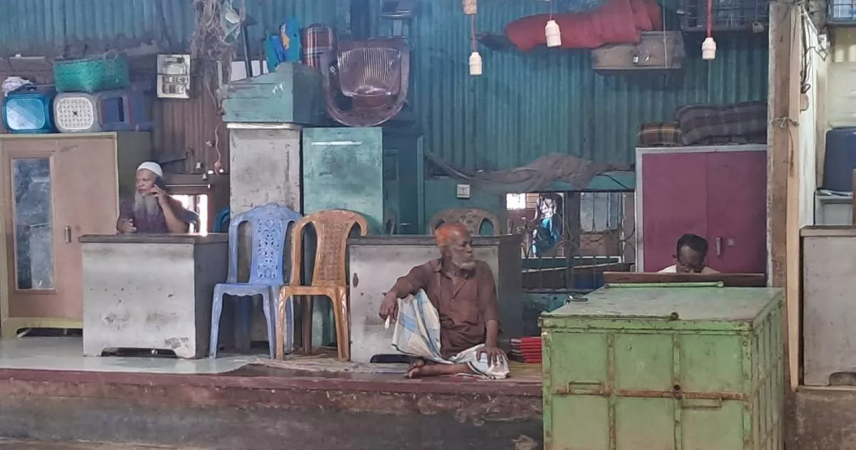 ইলিশ ধরায় নিষেধাজ্ঞা, নীরব চাঁদপুরের ব্যস্ত ঘাট