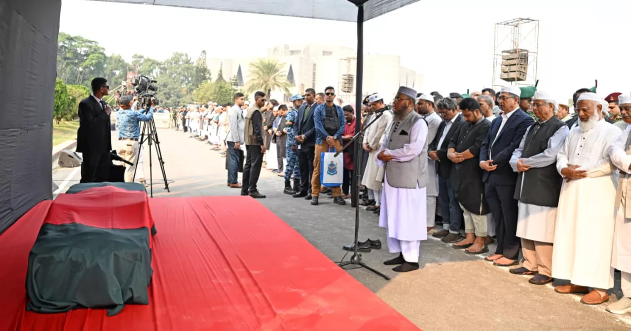 প্রিয় হাদি, তুমি হারিয়ে যাবে না, তুমি থাকবে বাংলাদেশের হৃদয়ে: প্রধান উপদেষ্টা