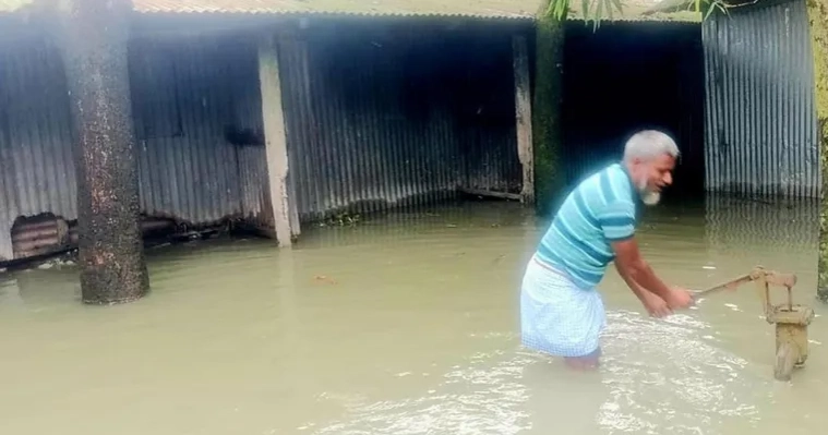 তিস্তায় পানি কমে বাড়ছে ভাঙন, পানিবন্দি অন্তত ২০ হাজার পরিবার