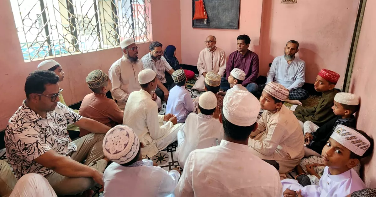 এতিম শিশুদের মাঝে খাদ্যসামগ্রী বিতরণের মাধ্যমে আল-ইসলাহ ফাউন্ডেশনের যাত্রা শুরু