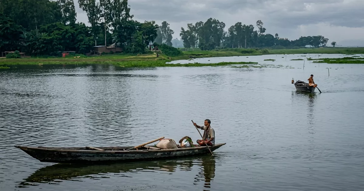 উজানের ঢল ও ভারী বৃষ্টিতে নদ-নদীর পানি বাড়ছে, তিন জেলায় বন্যার শঙ্কা
