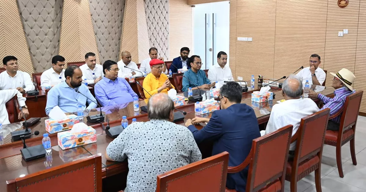 সরকারের গঠনমূলক সমালোচনার পাশাপাশি ইতিবাচক কর্মকাণ্ডও তুলে ধরতে সম্পাদকদের প্রতি প্রধানমন্ত্রীর আহ্বান