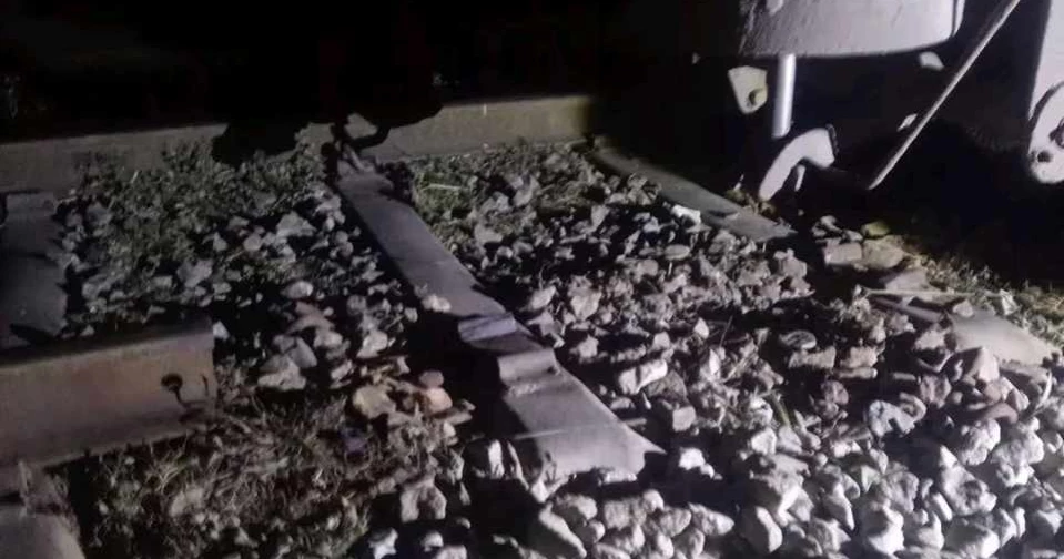 রেললাইন তুলে ফেলায় দুই বগি লাইনচ্যুত, ঢাকা-ময়মনসিংহ রেল যোগাযোগ বন্ধ