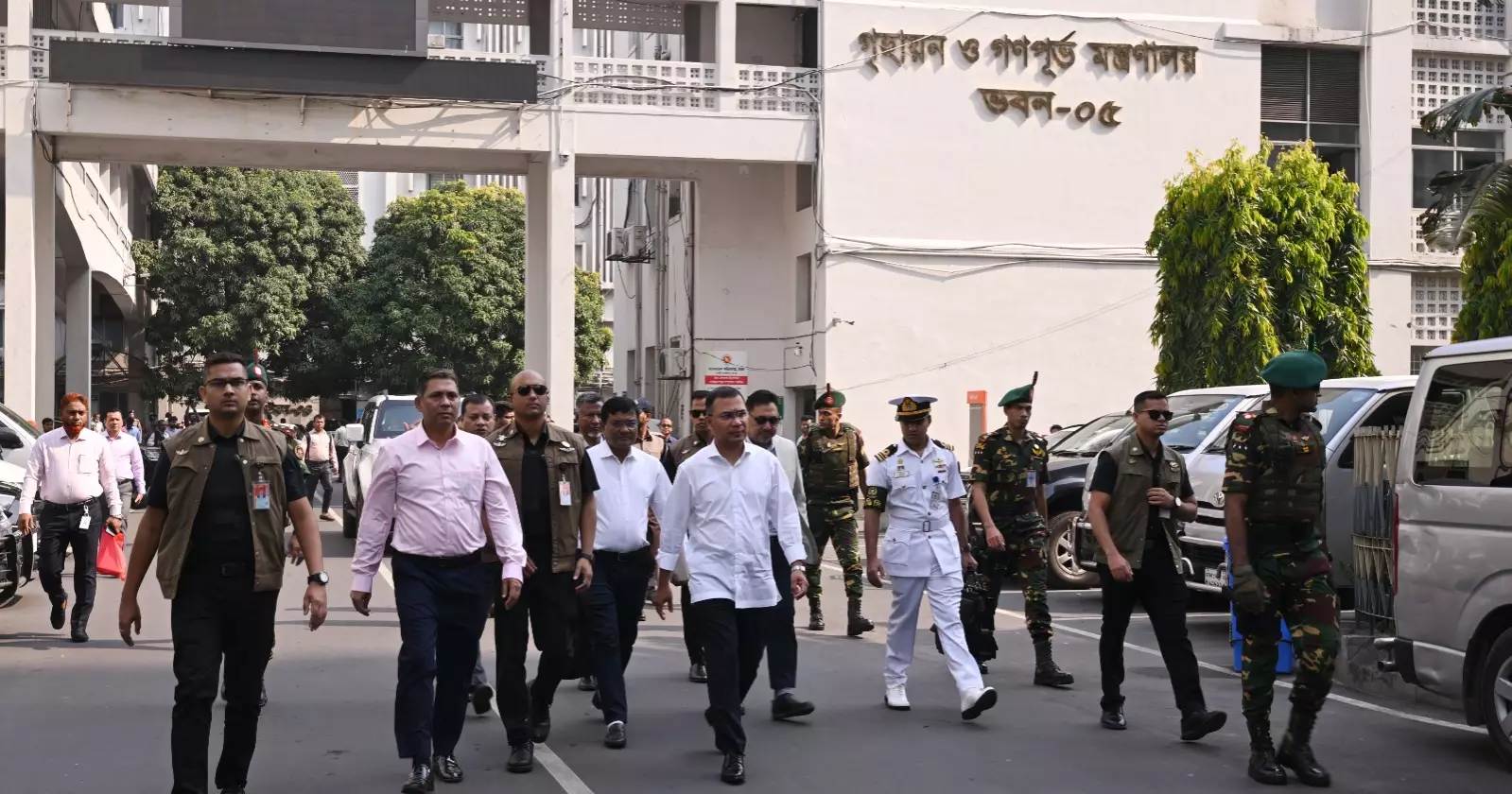 সচিবালয়ে বিভিন্ন মন্ত্রণালয় ঝটিকা পরিদর্শনে প্রধানমন্ত্রী