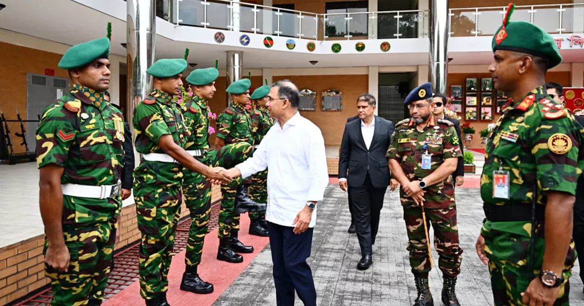 নিরাপত্তা কৌশল এমন হতে হবে, যাতে সরকারপ্রধানকে জনগণ থেকে বিচ্ছিন্ন মনে না হয়: প্রধানমন্ত্রী
