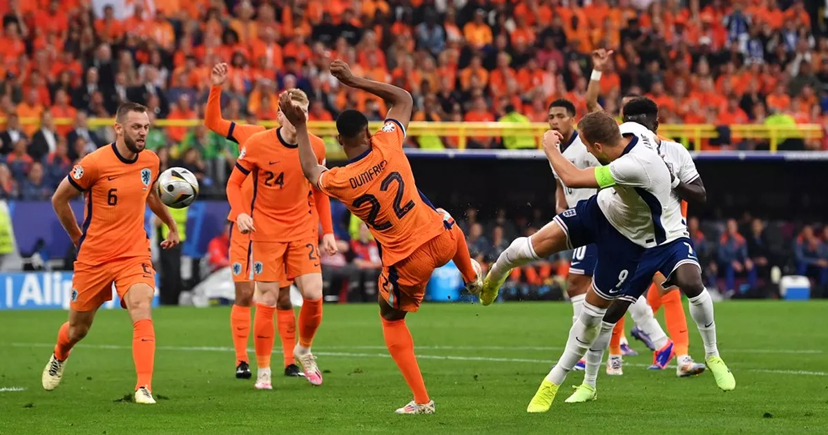 ইংল্যান্ডের ফাইনালে ওঠার লড়াইয়ে ম্যাচজুড়ে যা হলো