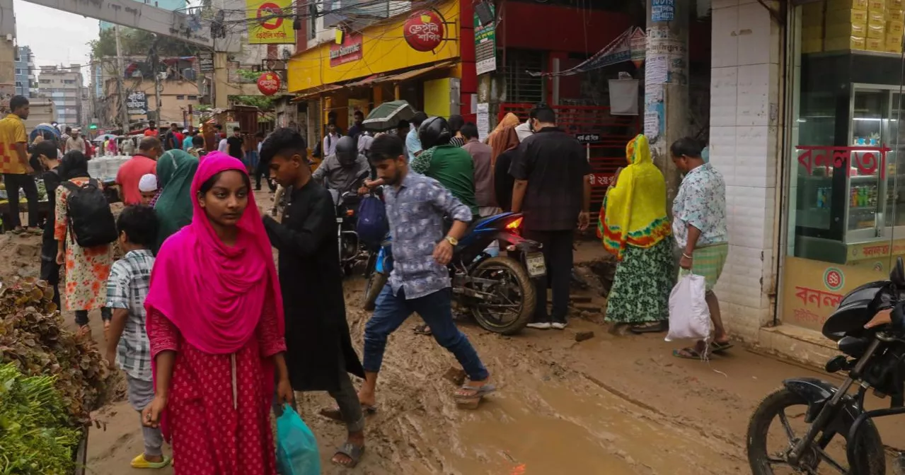 স্বস্তির বৃষ্টিতে অস্বস্তিতে নগরবাসী