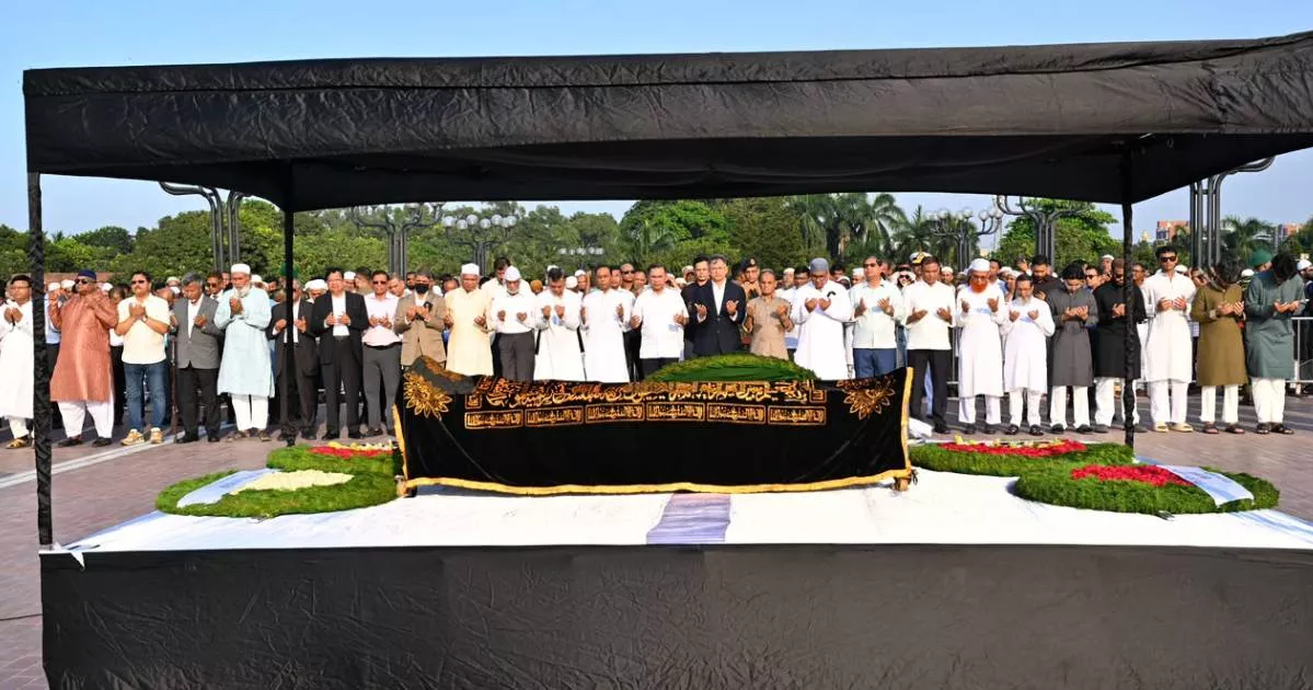আবদুল হাইয়ের জানাজায় প্রধানমন্ত্রীর অংশগ্রহণ