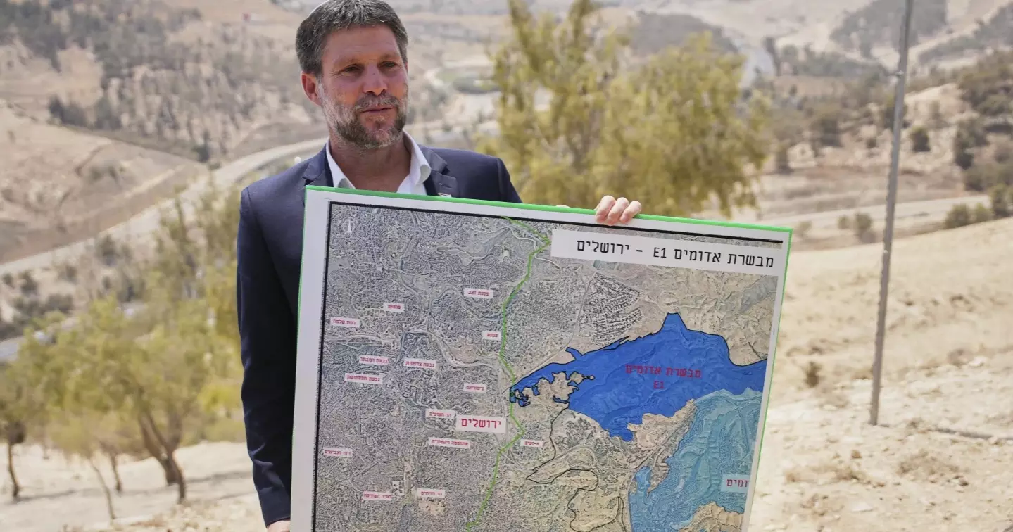 বসতি নির্মাণের পরিকল্পনা পশ্চিম তীরকে বিভক্ত করে ফেলবে, আশঙ্কা সমালোচকদের