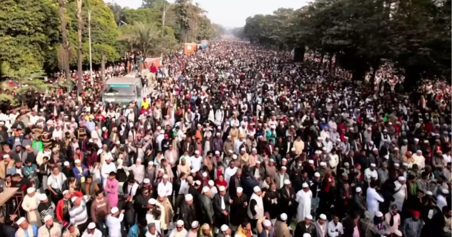 খালেদার জানাজা অনুষ্ঠিত, অশ্রু ও ভালোবাসায় শেষ বিদায় জানাল লাখো মানুষ