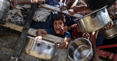 আমরা ধীরে ধীরে মরে যাচ্ছি: ক্ষুধার্ত গাজাবাসীর আর্তনাদ