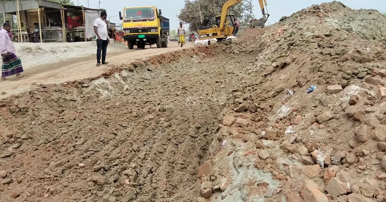 এখনও প্রস্তুত নয় পাটুরিয়া ফেরিঘাট, ঈদযাত্রায় ভোগান্তির আশঙ্কা