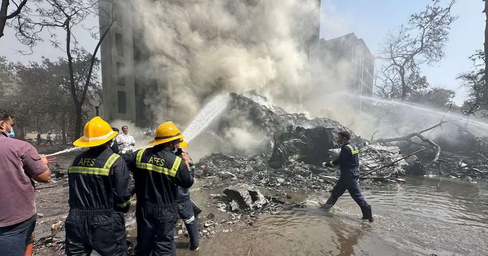 ভারতে বিধ্বস্ত লন্ডনগামী বিমানে ৫৩ ব্রিটিশ নাগরিক ছিলেন