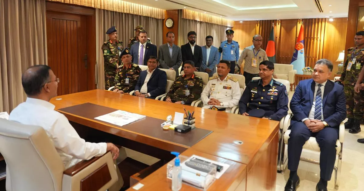 প্রথমবার সশস্ত্র বাহিনী বিভাগে অফিস করলেন প্রধানমন্ত্রী