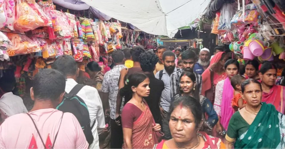 জমে উঠেছে বাগেরহাটের ৪০০ বছরের ঐতিহ্যবাহী রথের মেলা