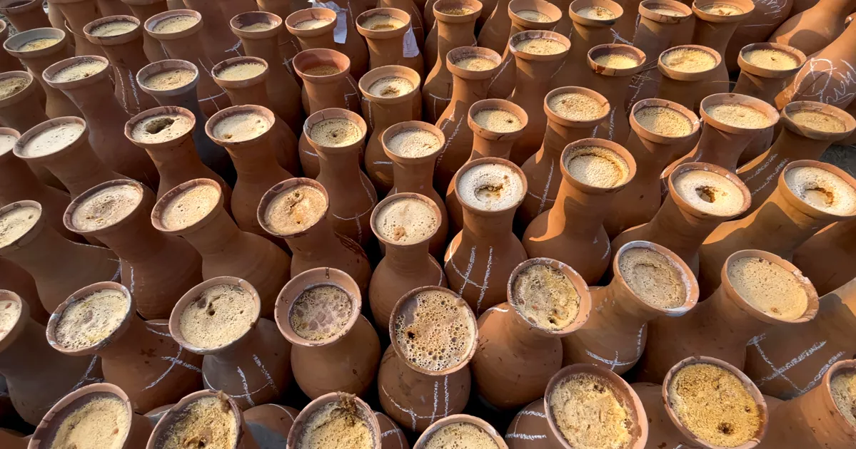 সুবাস ছড়াচ্ছে চুয়াডাঙ্গার ঐতিহ্যবাহী সরোজগঞ্জ গুড়ের হাট