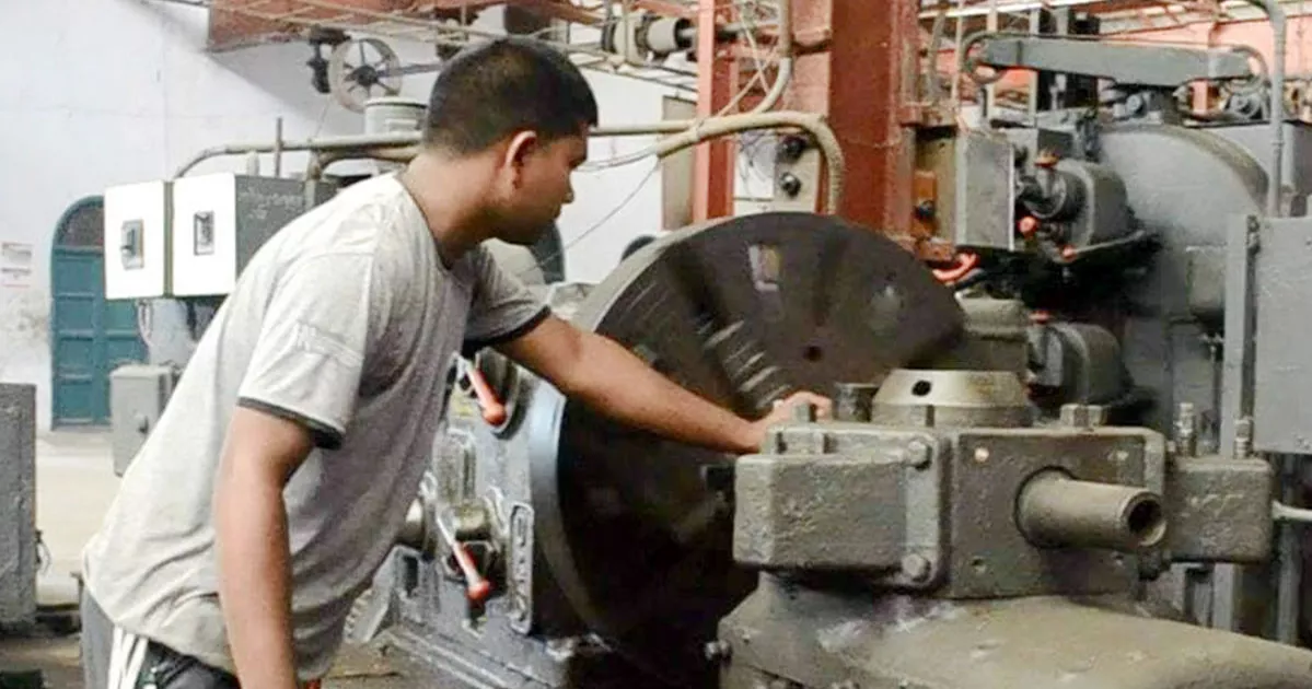 চরম জনবল সংকটে সৈয়দপুর রেলওয়ে কারখানা, নষ্ট হচ্ছে ১৫৩ কোটি টাকার যন্ত্রপাতি
