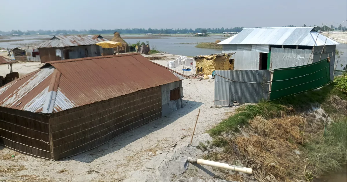 কুড়িগ্রামের বন্যাকবলিত চরাঞ্চলে জনপ্রিয় হয়ে উঠছে ‘গুচ্ছ বসতভিটা’