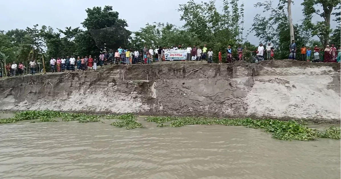 নদীভাঙন ও তলিয়ে যাওয়া ফসল নিয়ে দিশেহারা কুড়িগ্রামবাসী