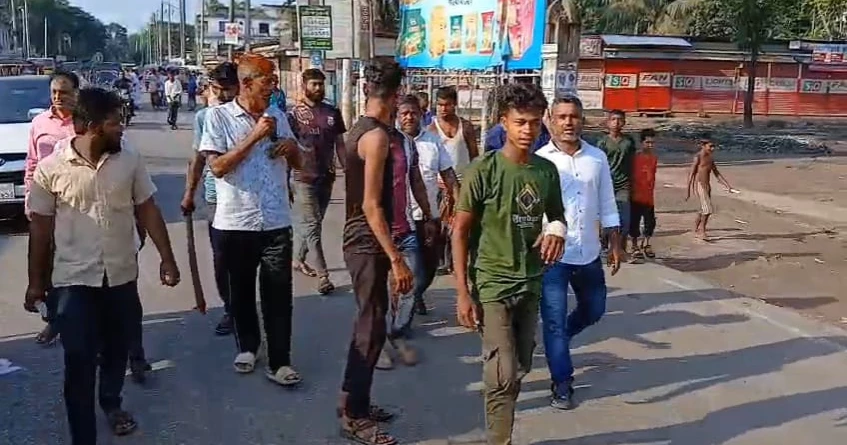 ভোলায় দ্বিতীয় দিনের মতো বাস-সিএনজি ধর্মঘট, চরম ভোগান্তিতে যাত্রীরা