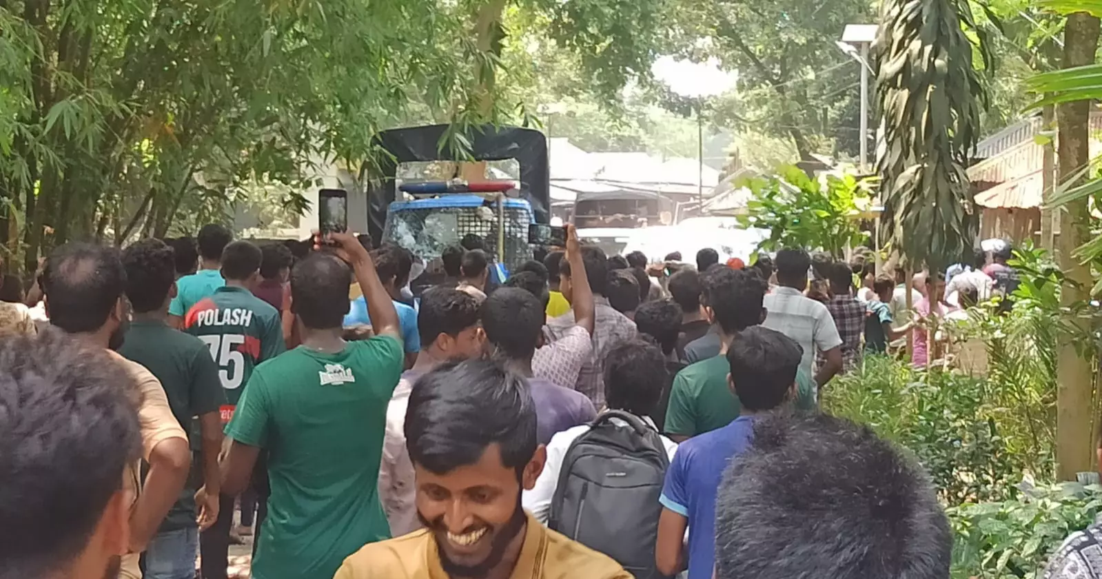 শিশু নন্দিনী হত্যা ঘিরে রণক্ষেত্র আদিতমারী, এসপি-ওসিসহ আহত অন্তত ২০