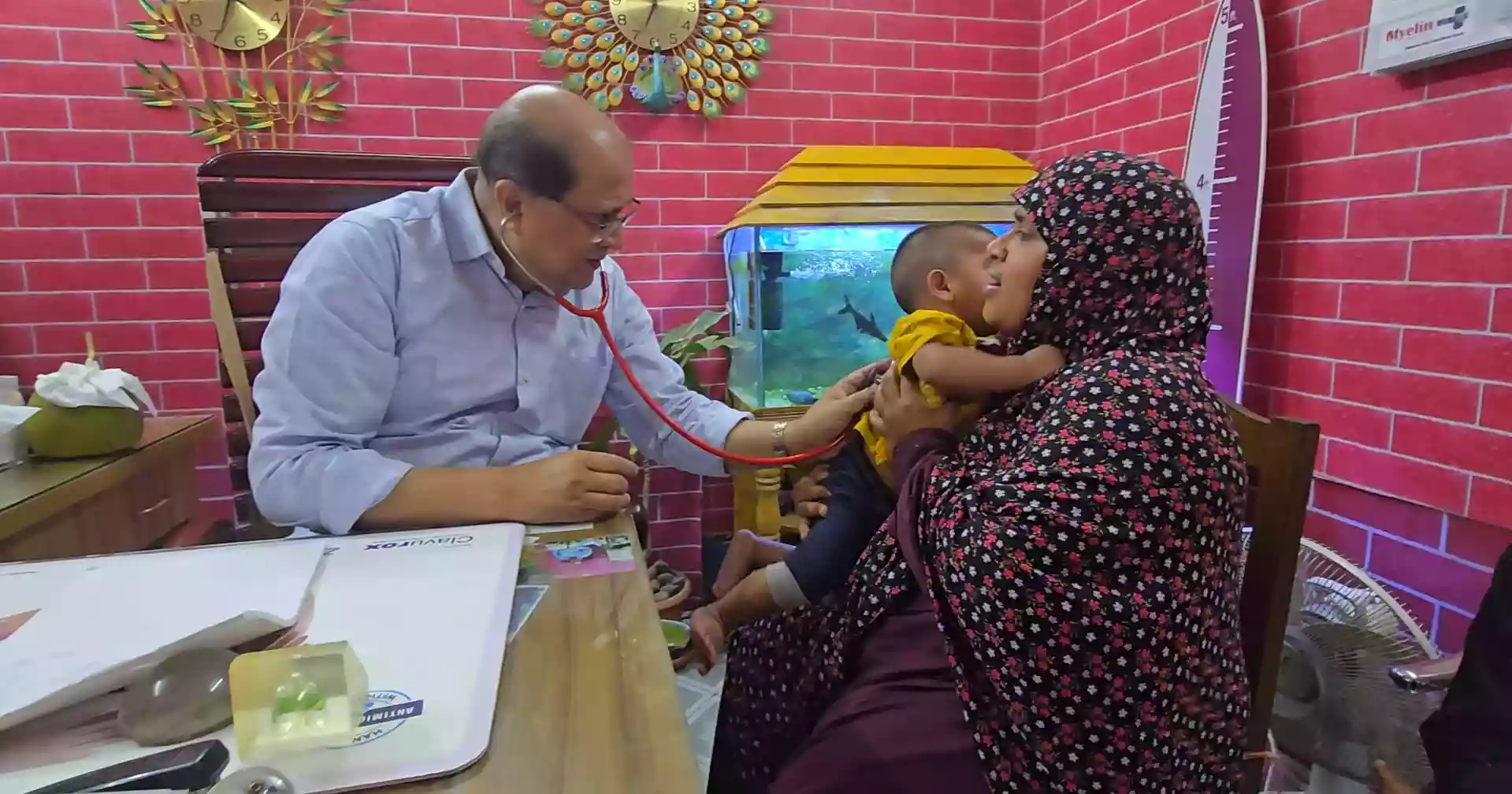 ঋতু পরিবর্তনে ফরিদপুরে শিশুদের অসুখ বাড়ছে, হাসপাতালে ভিড়