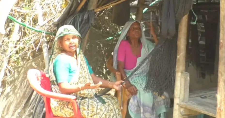 আটবছর ধরে নাফ নদীতে মাছ ধরা বন্ধ, জেলেপল্লির চুলায় জ্বলছে না আগুন