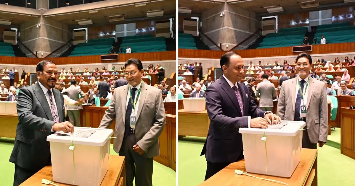 রাষ্ট্রপতি নির্বাচন: মির্জা ফখরুলের সঙ্গে ভোট দিলেন প্রধানমন্ত্রী