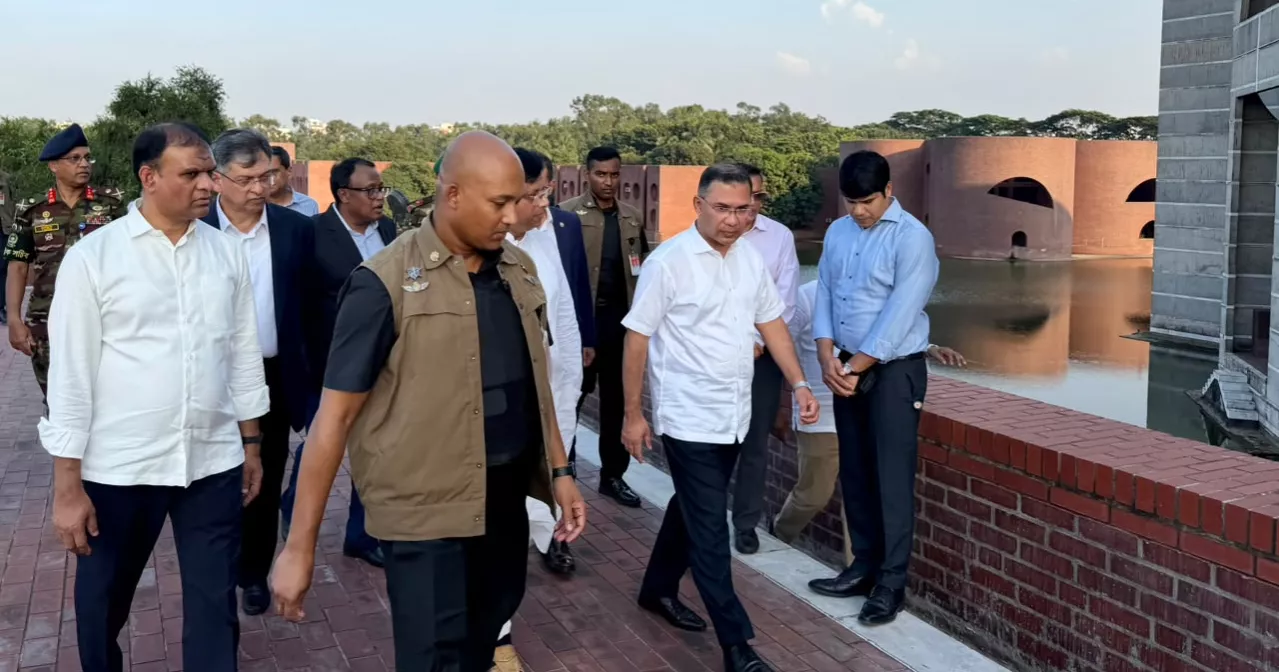 সংসদ ভবন কমপ্লেক্স পরিষ্কার ও সংস্কারের নির্দেশ প্রধানমন্ত্রীর