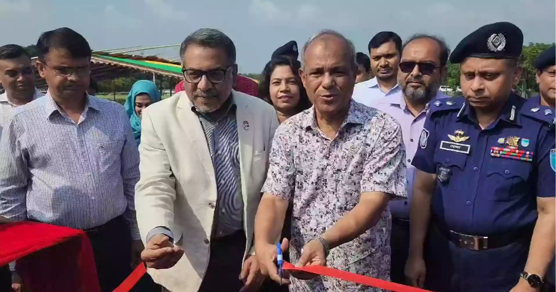 মুন্সীগঞ্জের মাওয়া প্রান্তে 'জুলাই বীরত্ব' ও 'জুলাই আত্মত্যাগ' গ্রাফিতির উদ্বোধন