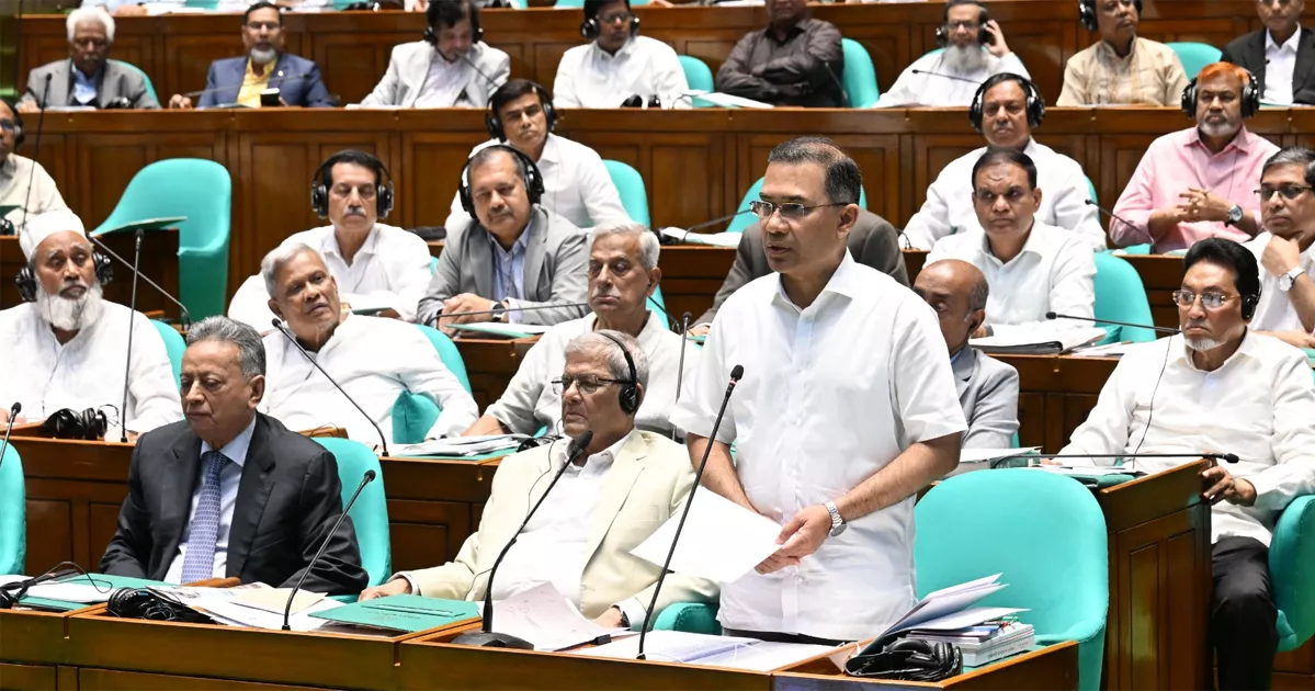 করমুক্ত আয়সীমা বাড়ানোসহ বাজেটের বেশকিছু বিতর্কিত বিধান প্রত্যাহারের আহ্বান প্রধানমন্ত্রীর